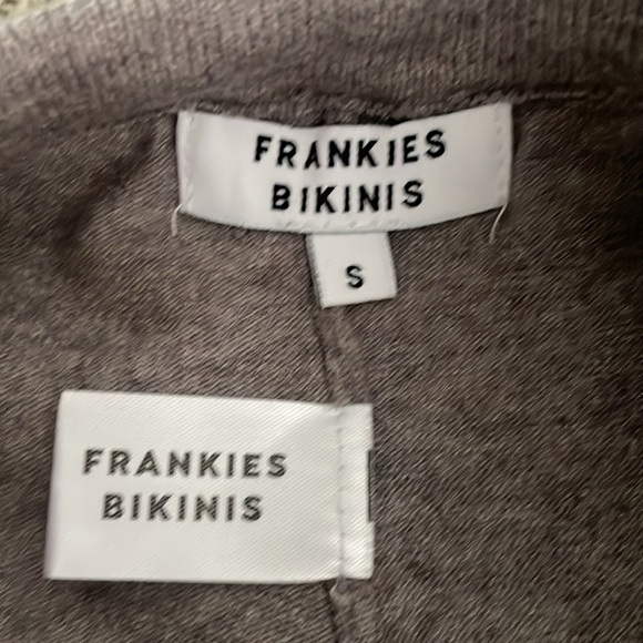 Carver Cloud Knit Skort by Frankies Bikinis - Picture 4 of 6